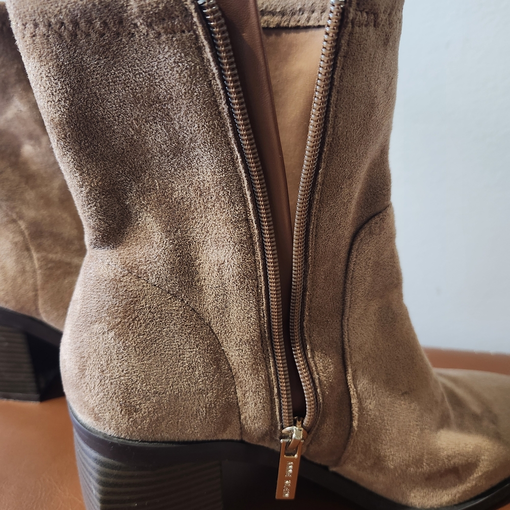 Anne Klein iFlex Astrid Mid Calf Zip Faux Suede Block Heel Boots Size 8 M - Picture 4 of 13
